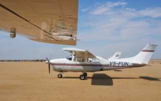 Cessna 210 Centurion [320x200]